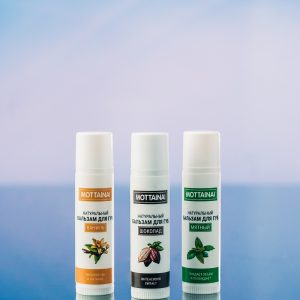 Набор из трех бальзамов для губ